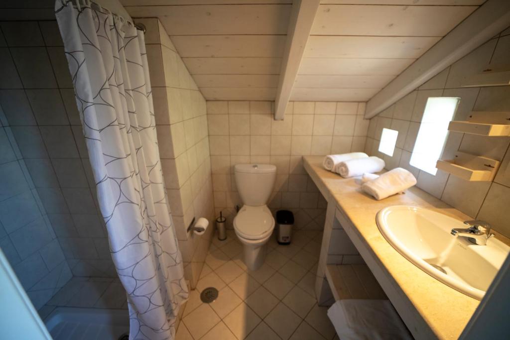 Koupelna v ubytování Lefki Villas
