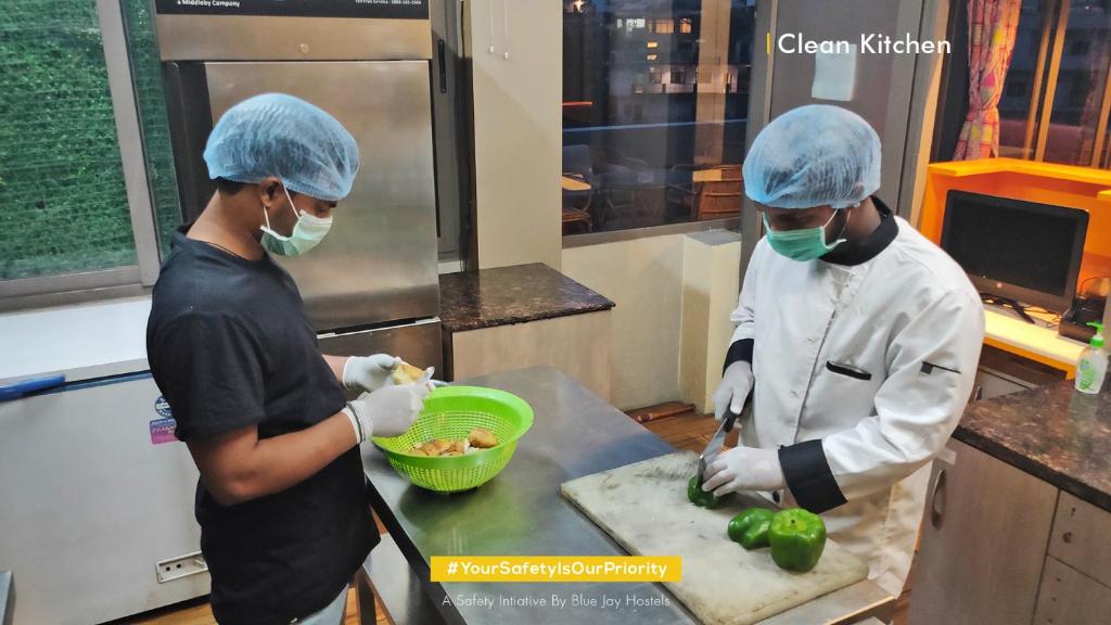 Os clientes hospedados em The Blue Jay Hostel - Dorms & Rooms