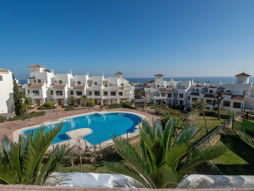 vista su un resort con piscina e case di 2305 - Luxury villa with sea view and pools a San Roque