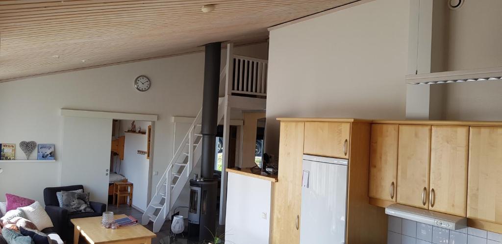 Una cocina o zona de cocina en Stuga i Järvsöbacken