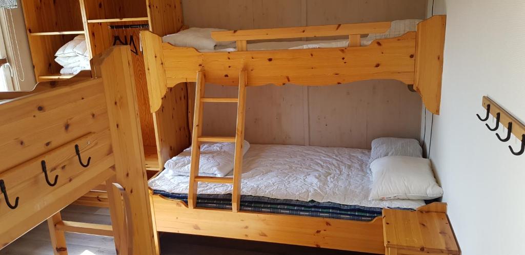 Cama o camas de una habitación en Stuga i Järvsöbacken