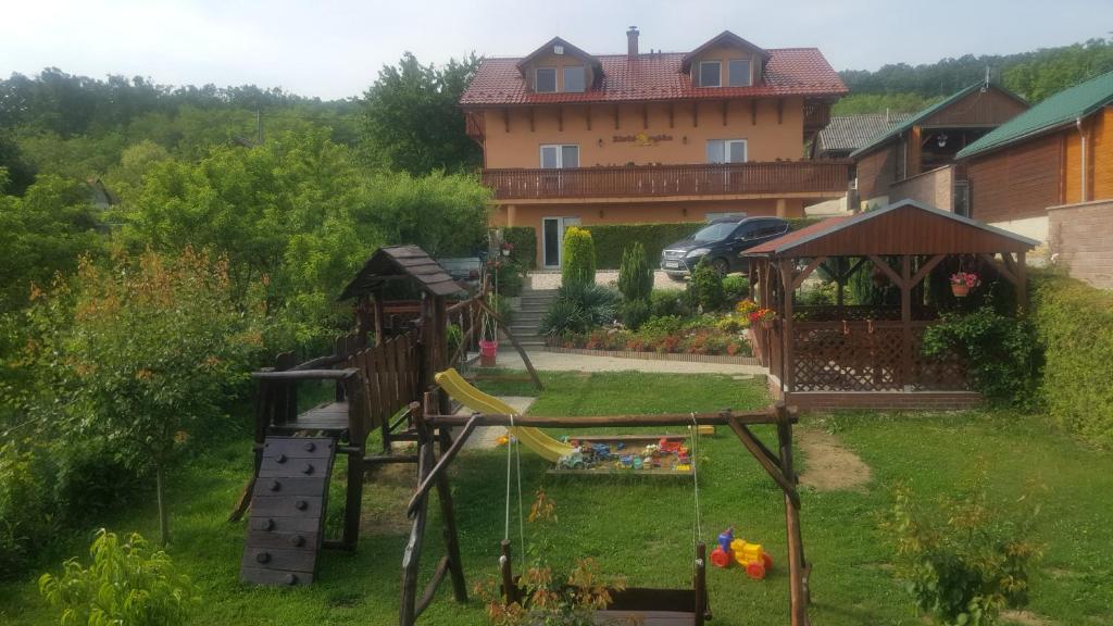 Zahrada ubytování Penzion Zlatá rybka