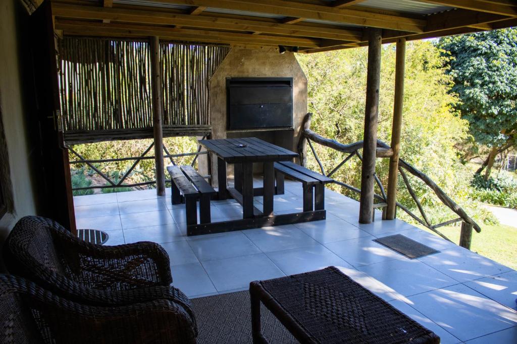 Un balcón o terraza en Avoca River Cabins