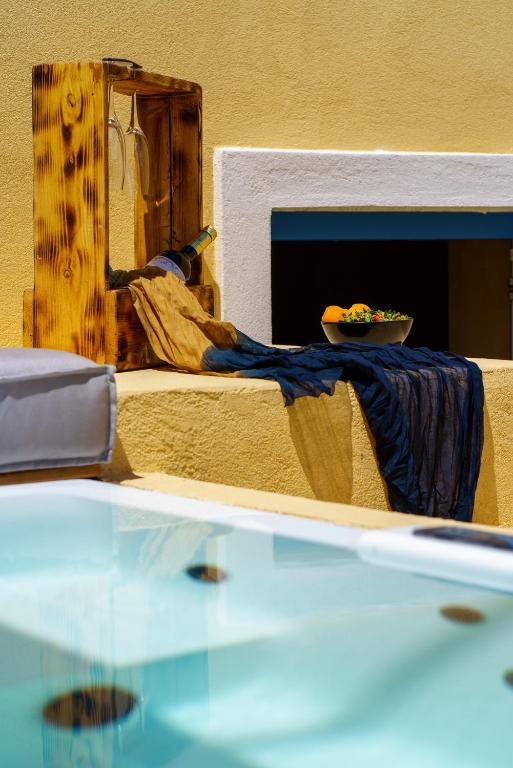 Piscina en o cerca de Pasithea Suites