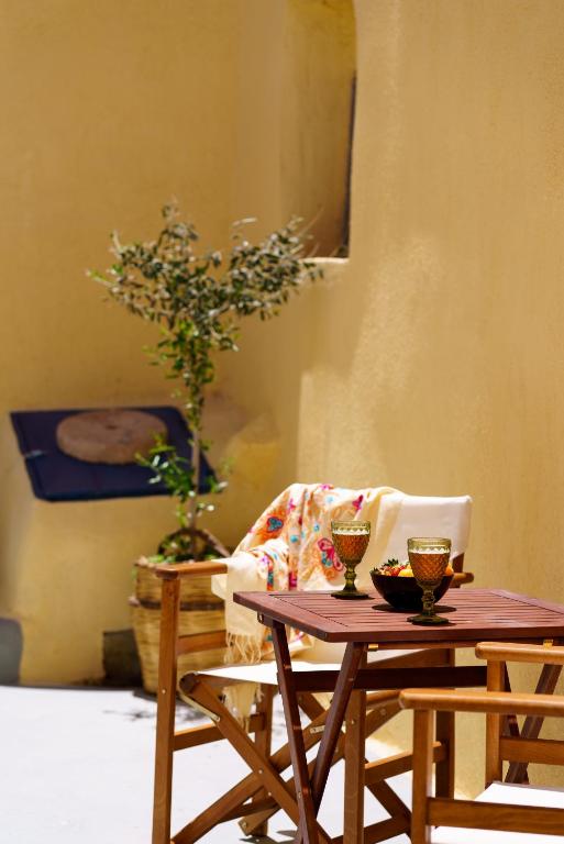 Imagen de la galería de Pasithea Suites, en Megalokori