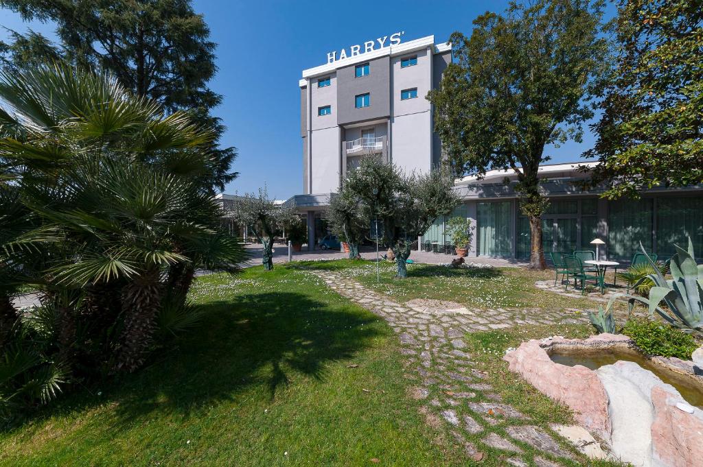 Zahrada ubytování Hotel Harrys' Garden