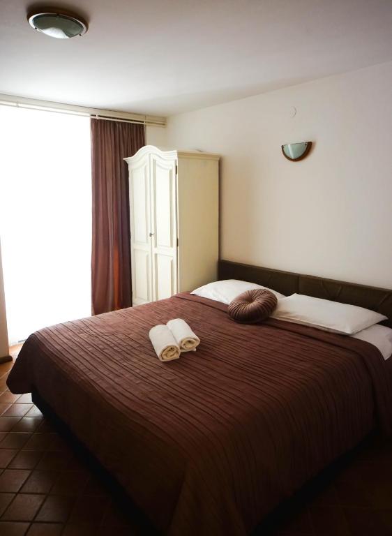 Apartments and Rooms Degra - 14