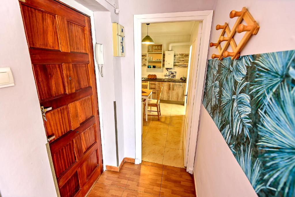 Plaza de Toros 3-Bedroom Apartment with Balcony - Appartement