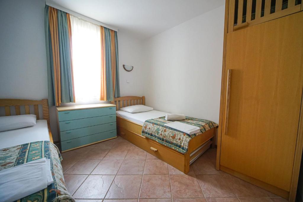 Apartments and Rooms Degra - 18