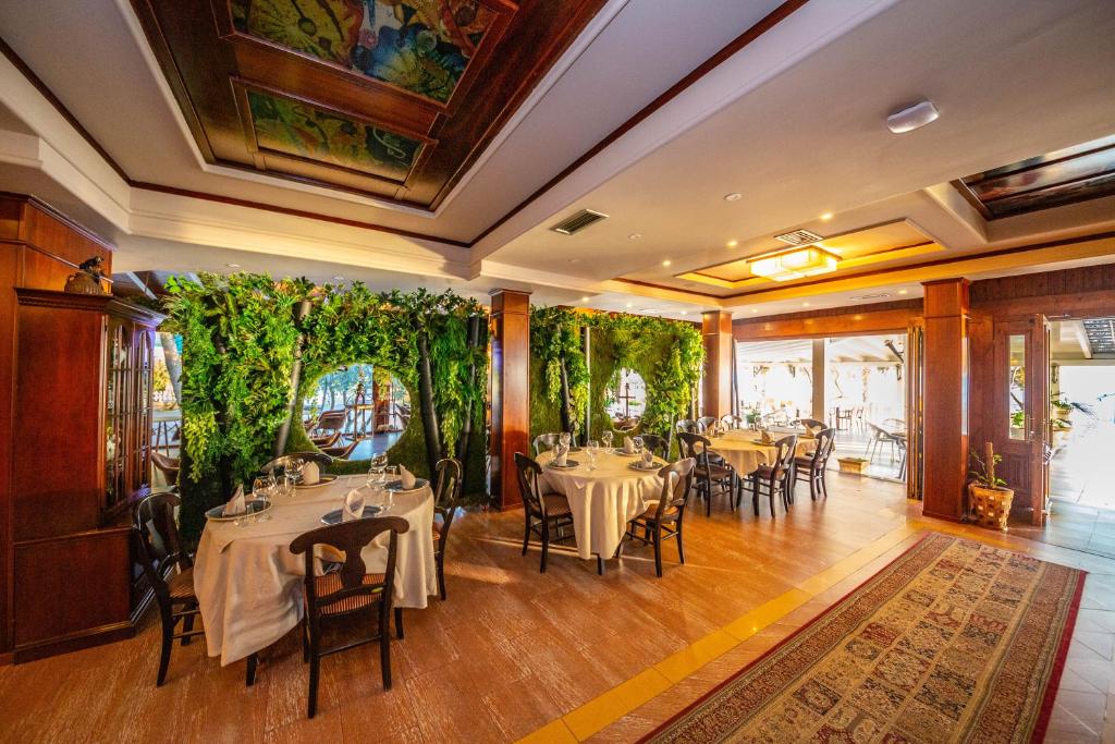 Restaurace v ubytování Hotel Majestic