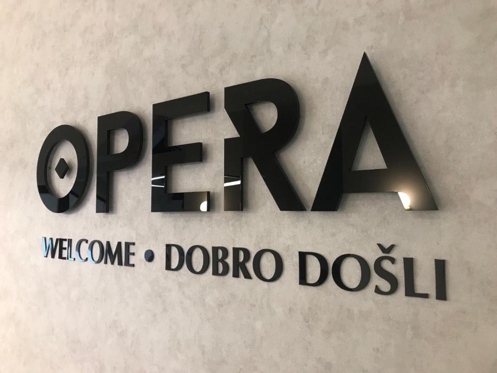 Sertifikat, nagrada, logo ili drugi dokument prikazan u objektu Hotel Opera Garni