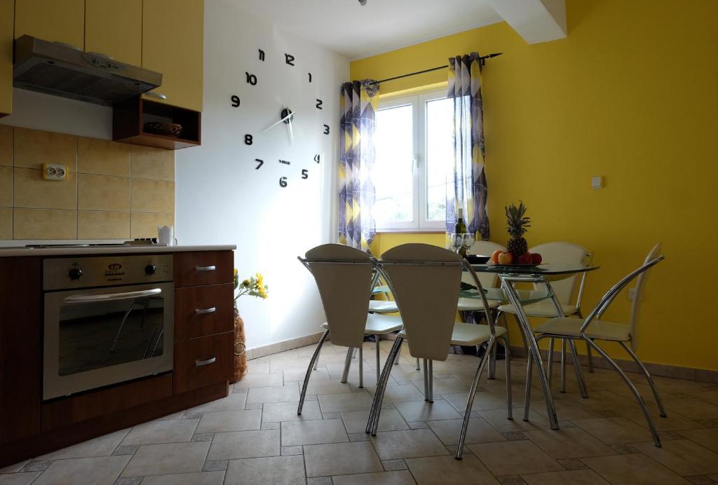Kuchyň nebo kuchyňský kout v ubytování Apartman Precca