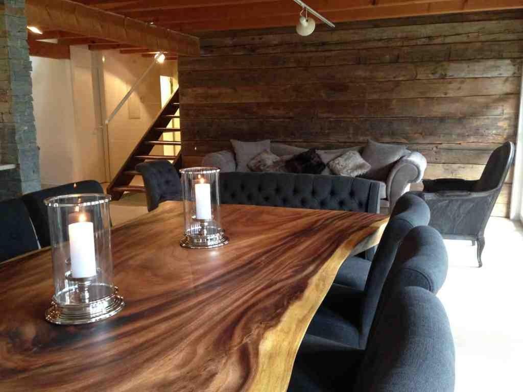 Een zitgedeelte bij Chalet M