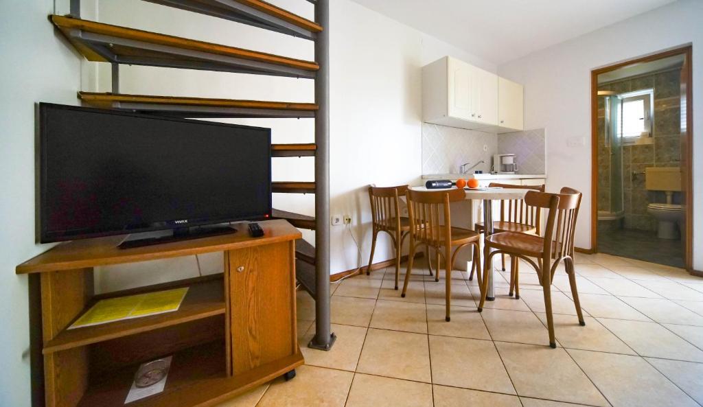 Apartments and Rooms Degra - Habitación Dúplex Cuádruple Con Balcón