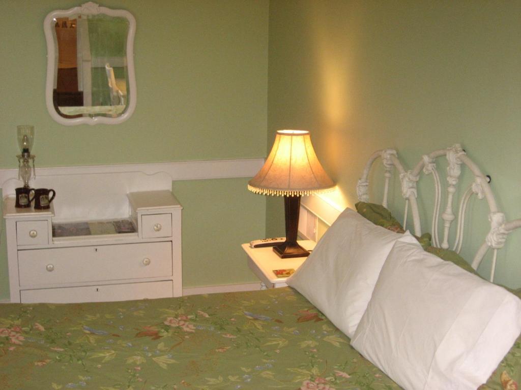 The Brafferton Inn - Queen Room