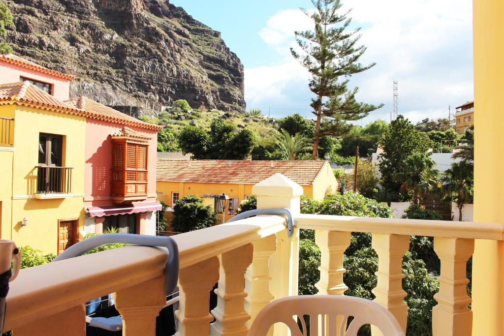 a balcony with a view of a mountain at Studio Anna - Valle Gran Rey in Valle Gran Rey