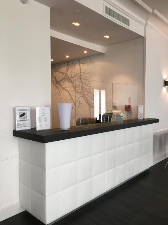 Hôtel Le Canberra - Resim 24