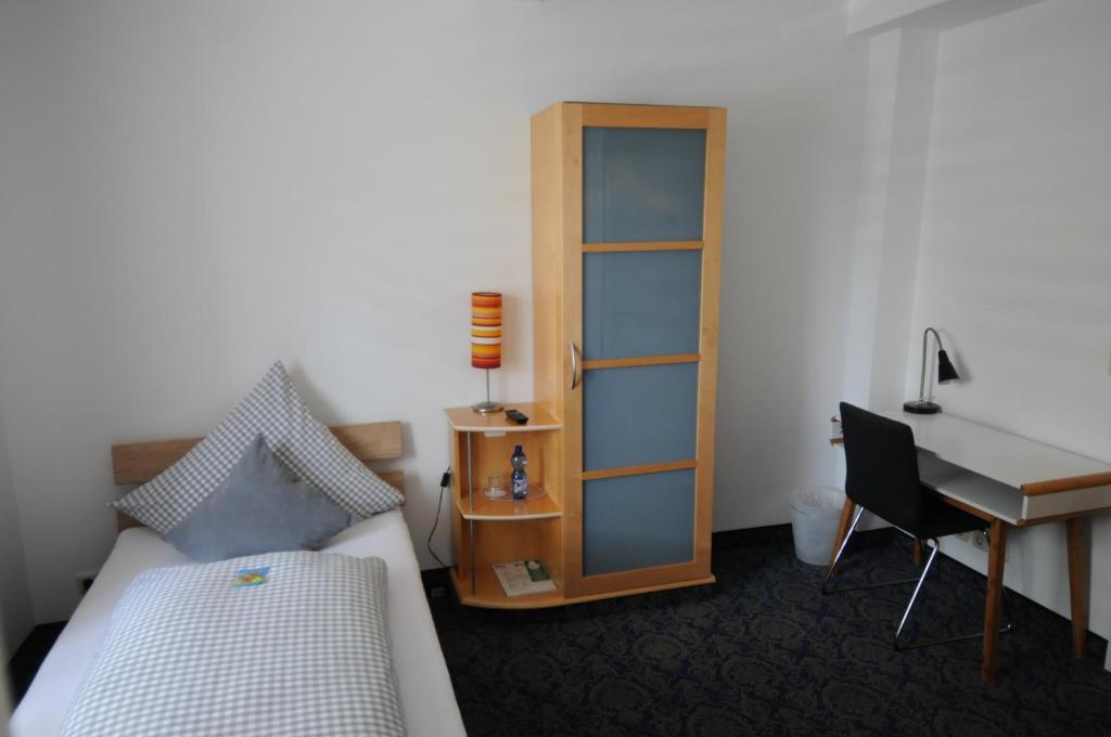 Hotel und Gästehaus Will - Single Room