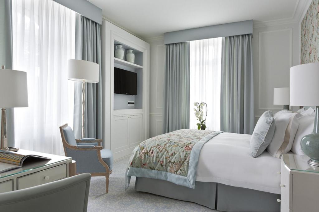 TV a/nebo společenská místnost v ubytování Beau-Rivage Palace