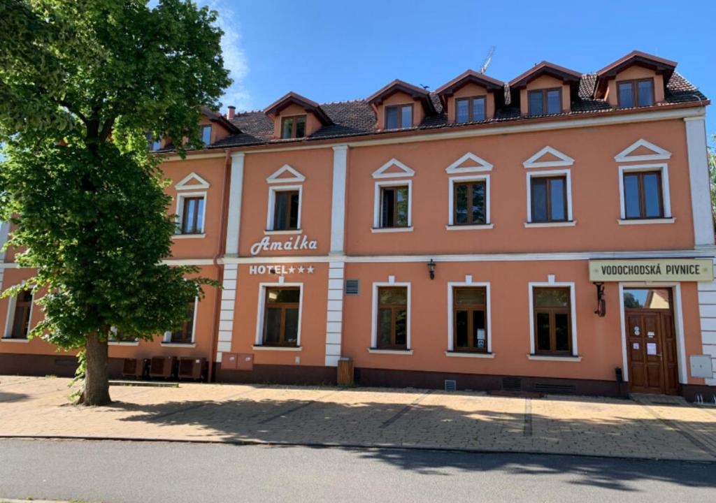 Budova, kde se hotel nachází