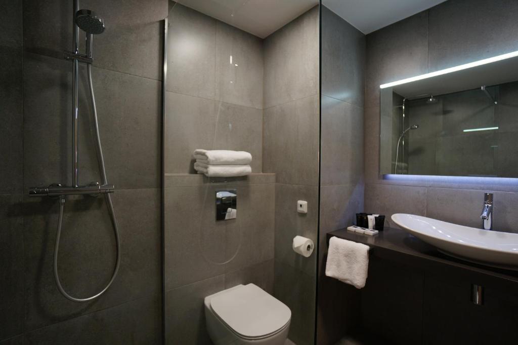 Friday Hotel - Resim 8