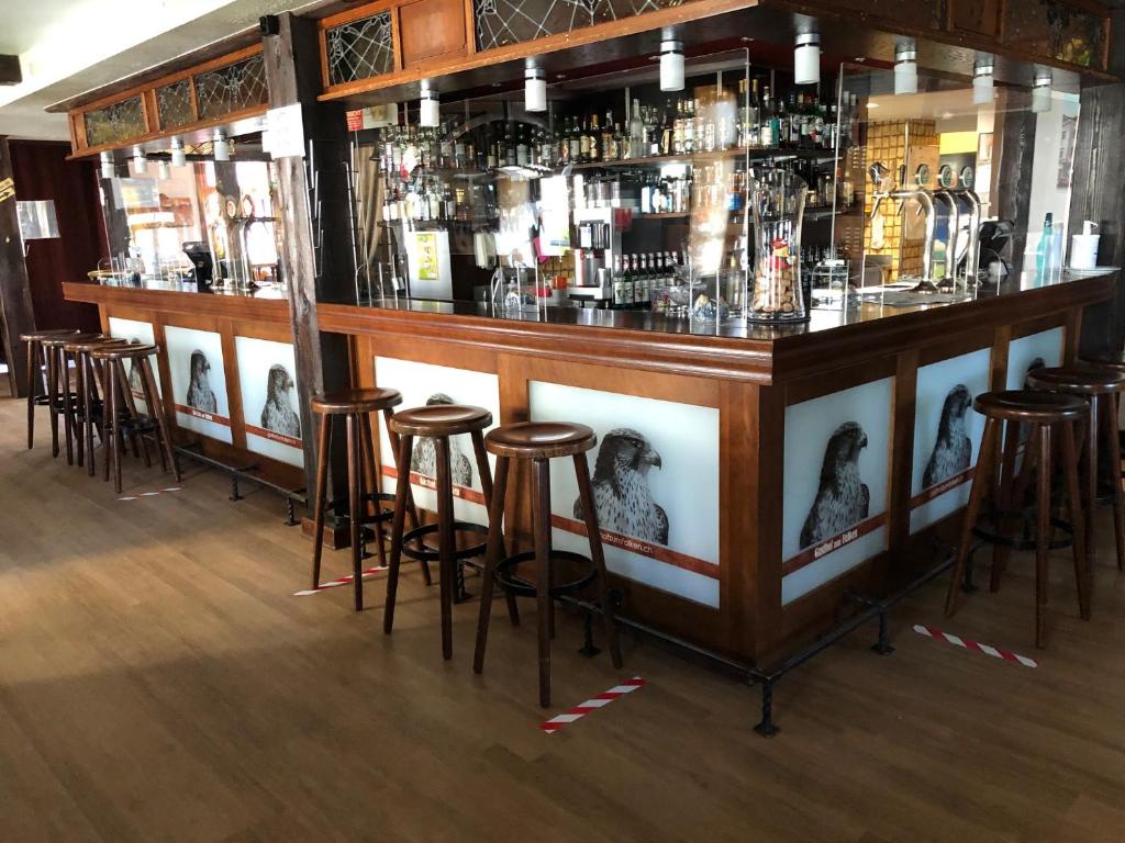 Lounge nebo bar v ubytování Gasthof zum Falken
