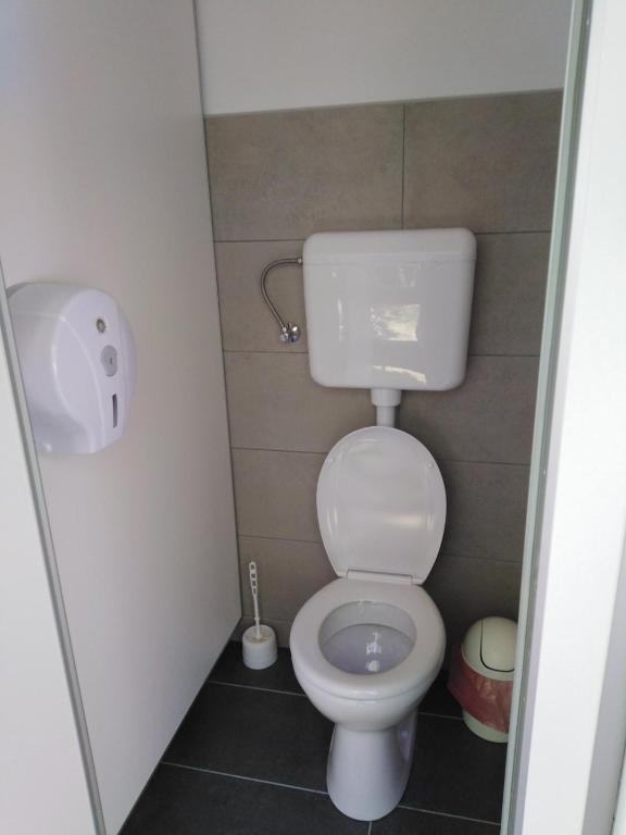 Koupelna v ubytování Napfény Camping