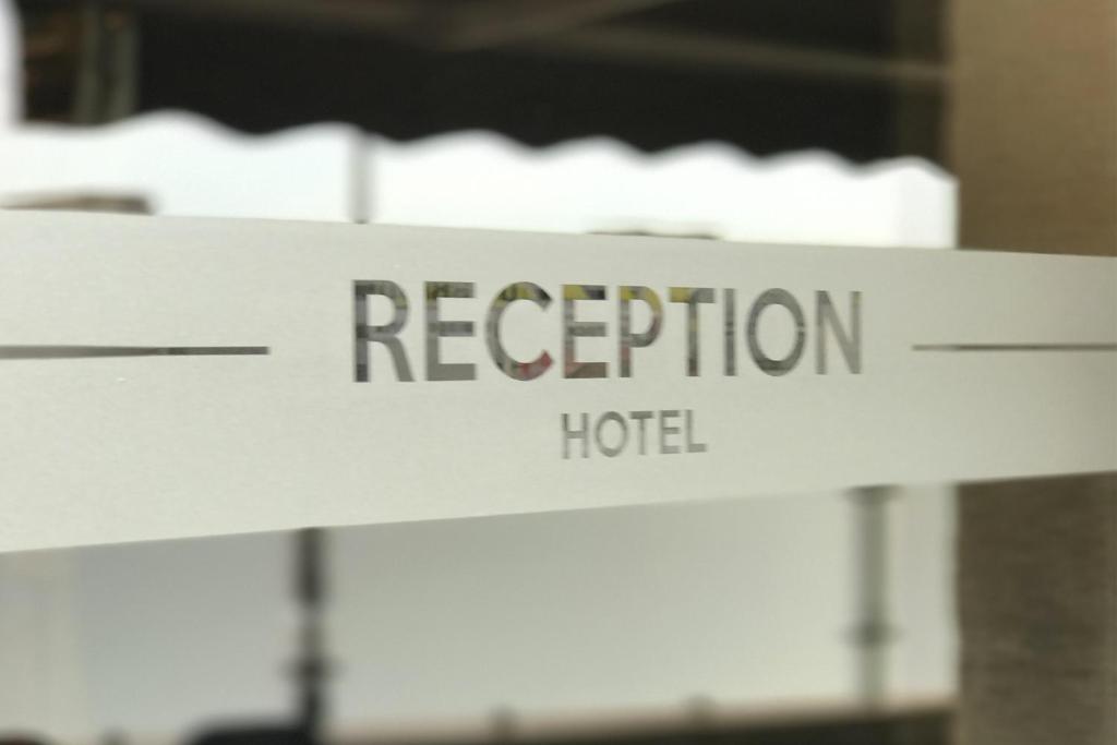 Vstupní hala nebo recepce v ubytování Hôtel Le Ponson