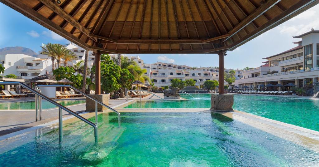 Bazén v ubytování Regency Country Club, Apartments Suites nebo v jeho okolí