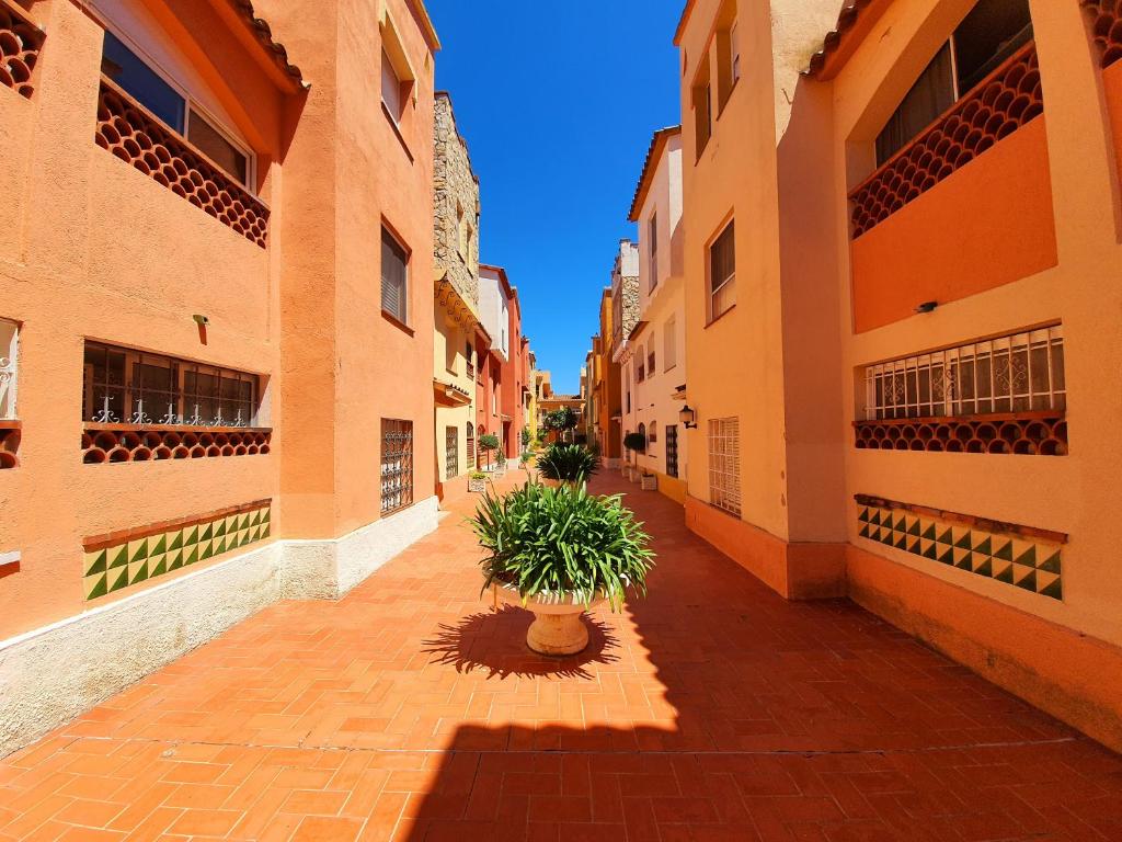 APARTAMENTO GRAN RESERVA BEACH-2, Empuriabrava, Spain ...