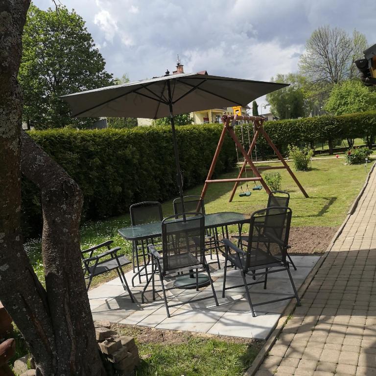 Ogród w obiekcie Apartament Na Rozdrożu