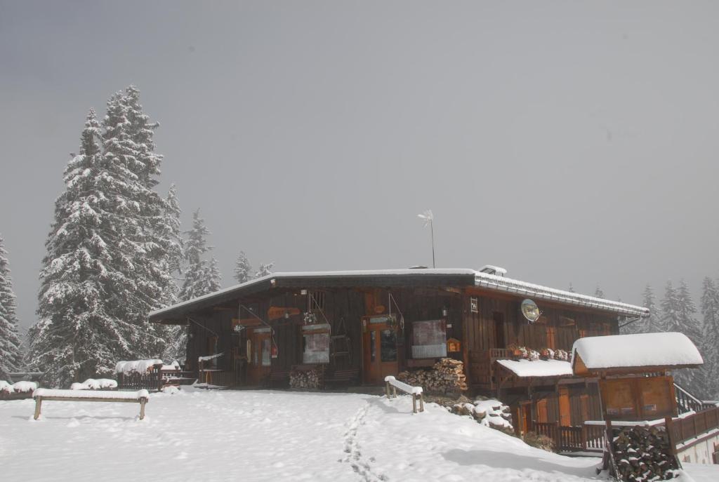 Fotografie z fotogalerie ubytování Hôtel Chalet Le Caribou v destinaci Les Saisies