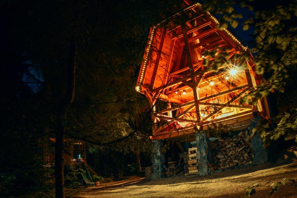 Budova, v ktorej sa horská chata nachádza
