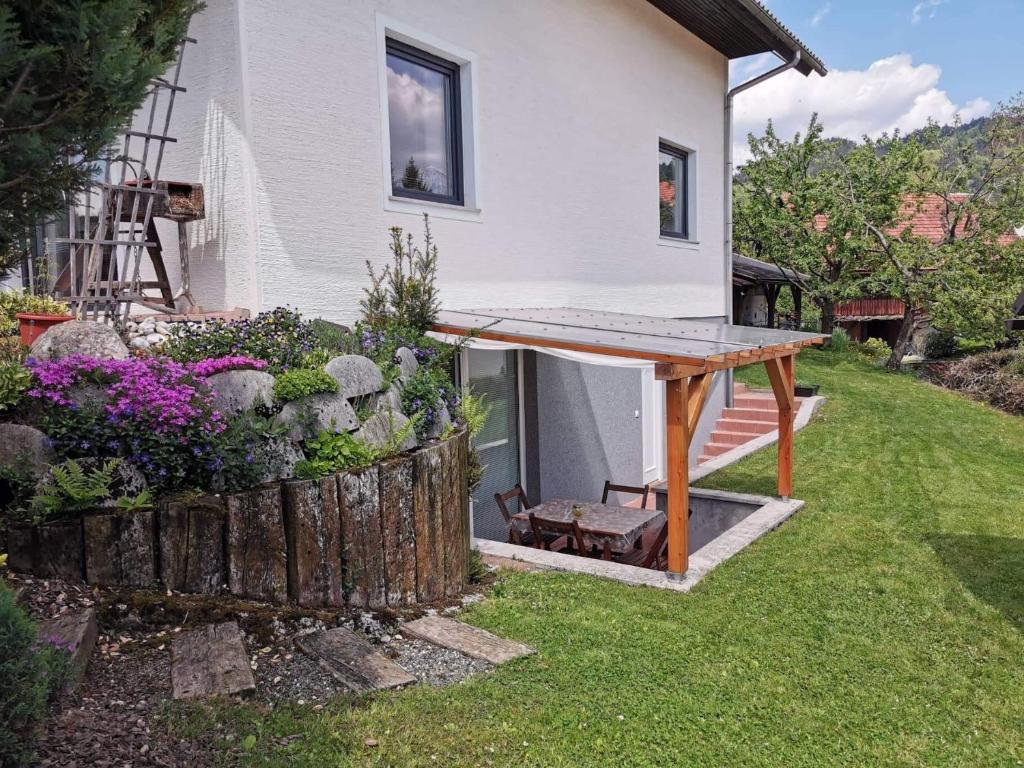 Taman di luar Apartma Slivnik
