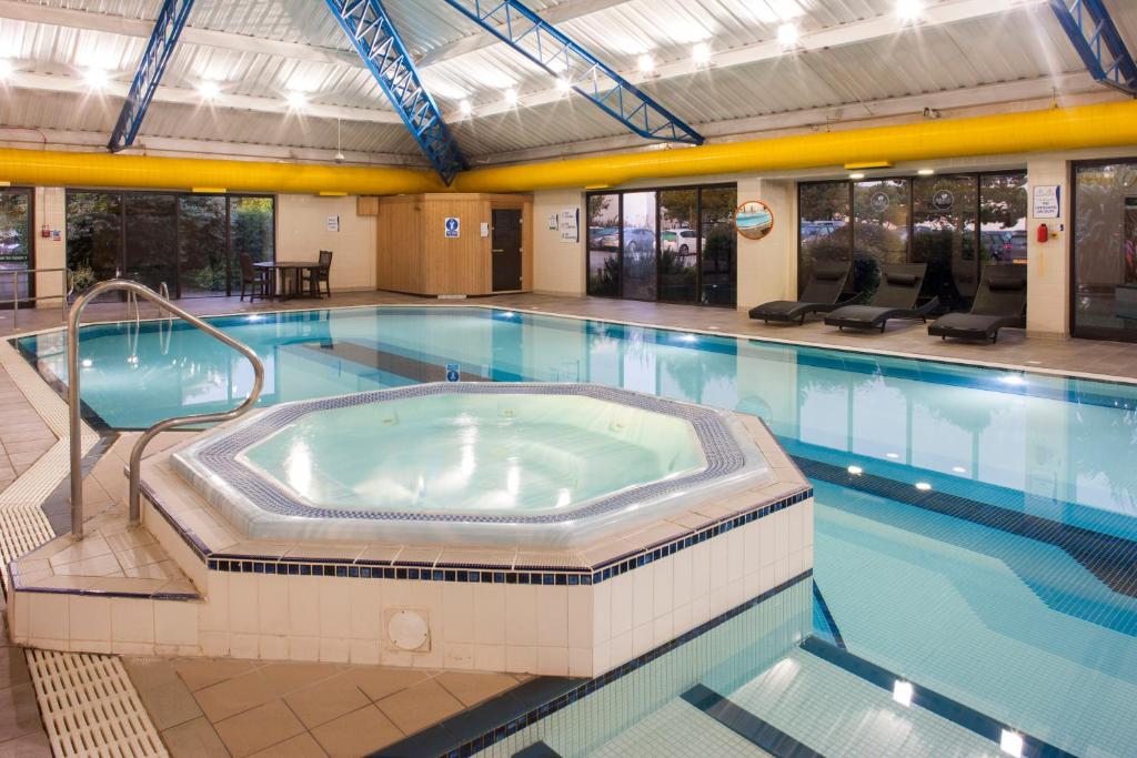Holiday Inn Rochester-Chatham, an IHG Hotel - Housity