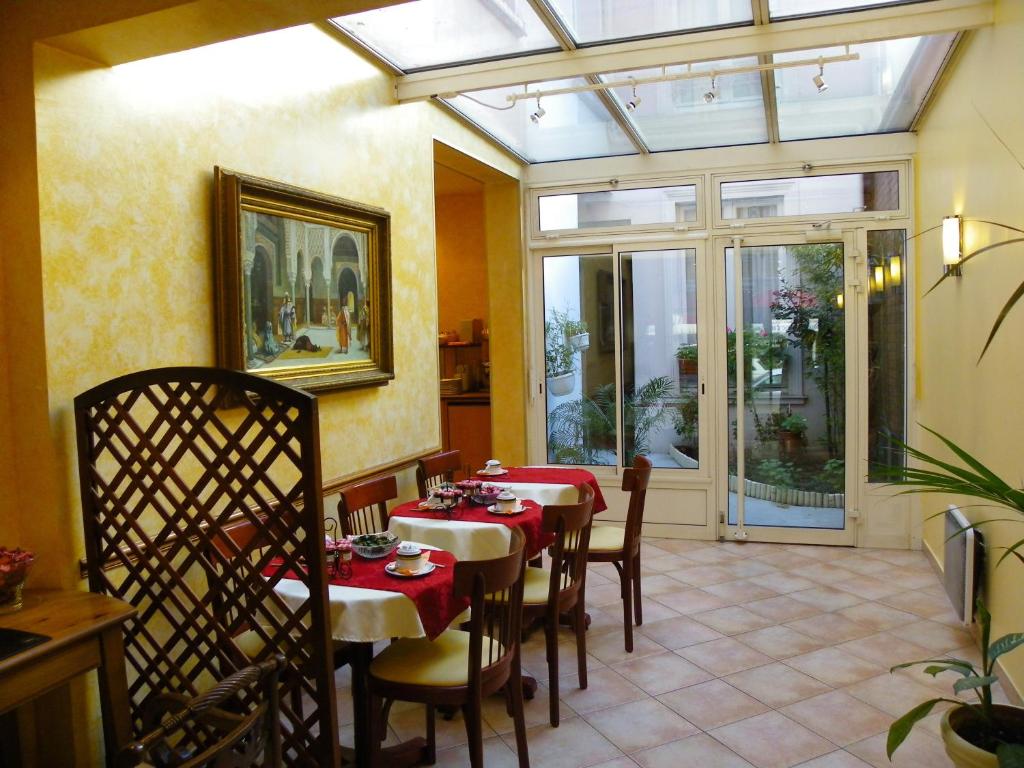 Fotografie z fotogalerie ubytování Hôtel Poussin v Paříži