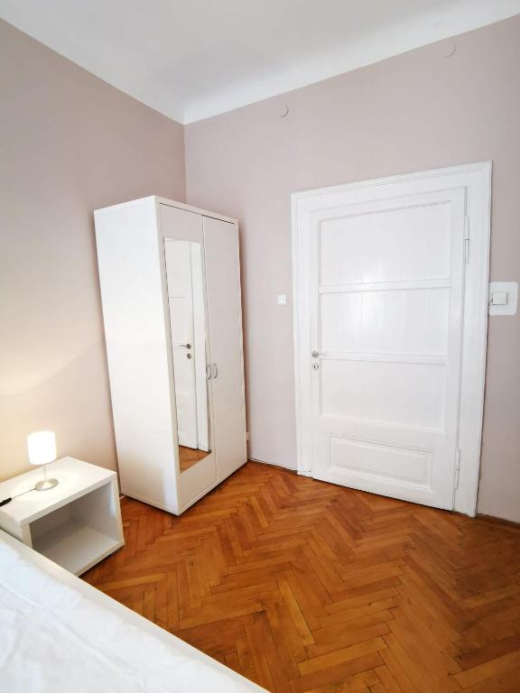 FLH - Apartament 2 camere Ocnei - One-Bedroom Apartment