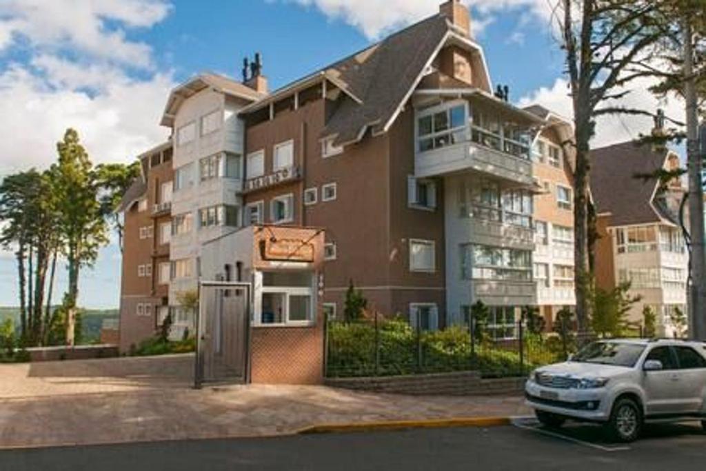 ALTOS 501 A - COBERTURA 5 DORMITÓRIOS JUNTO À ALDEIA DO PAPAI NOEL!  ALTOS 501 A - COBERTURA 5 DORMITÓRIOS JUNTO À ALDEIA DO PAPAI NOEL!