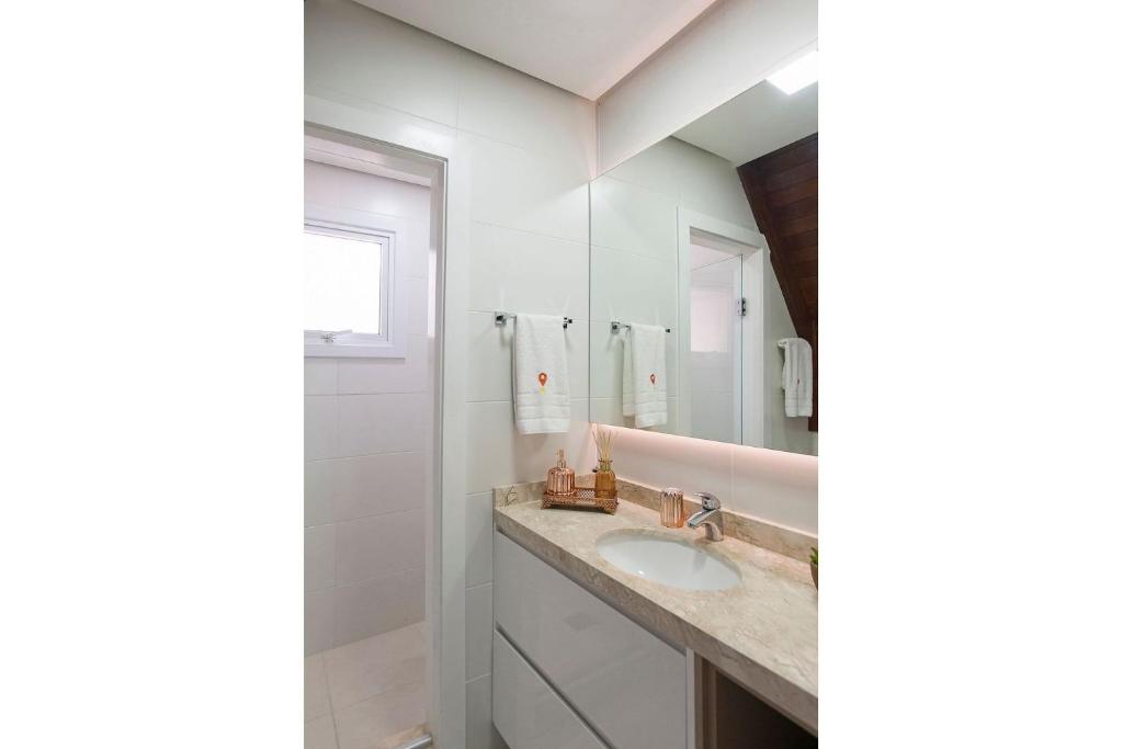 ALTOS 503A - COBERTURA 5 DORMITÓRIOS JUNTO À ALDEIA DO PAPAI NOEL!  ALTOS 503A - COBERTURA 5 DORMITÓRIOS JUNTO À ALDEIA DO PAPAI NOEL!