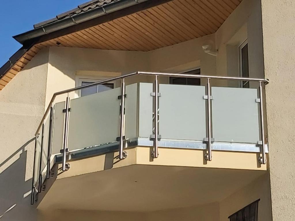 Balkón nebo terasa v ubytování Ferienwohnung Blütenstadt Werder-Havel