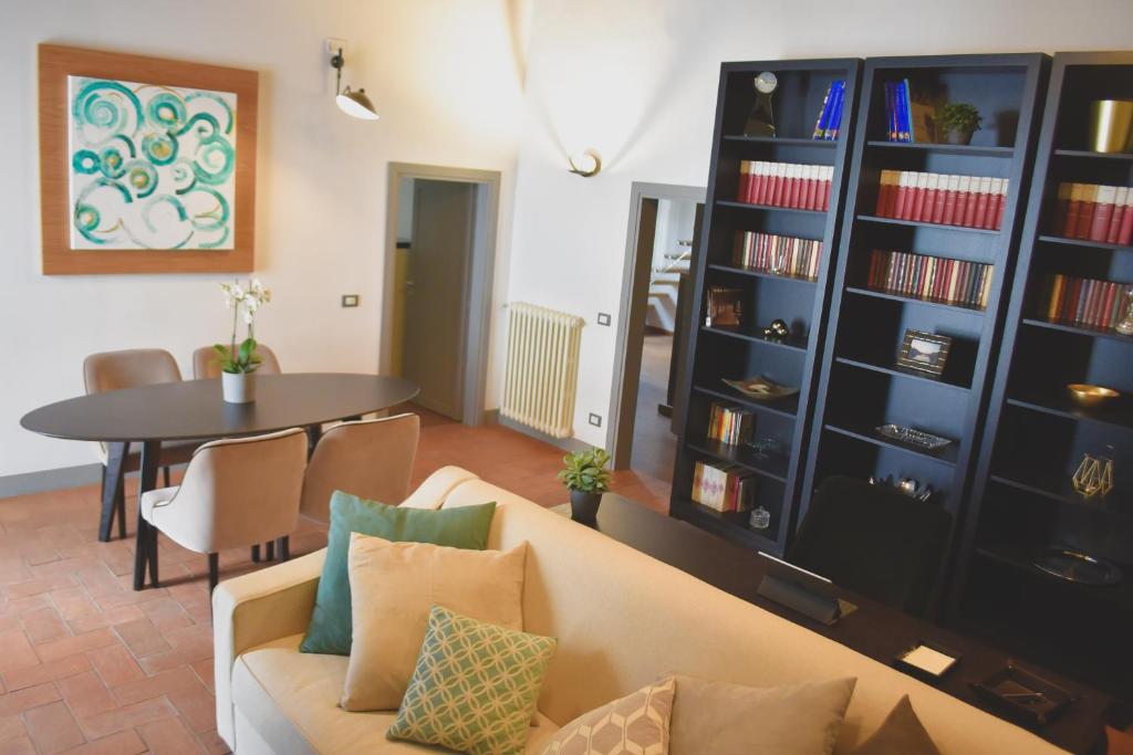 Część wypoczynkowa w obiekcie Del Giglio's Luxury apartment in Piazza della Signoria