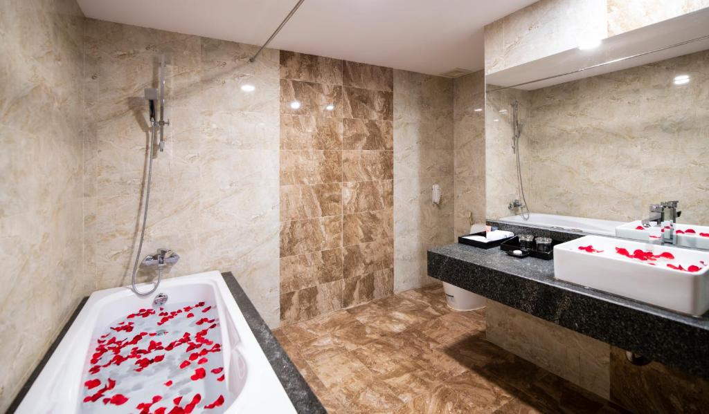 Koupelna v ubytování Muong Thanh Grand Da Nang Hotel