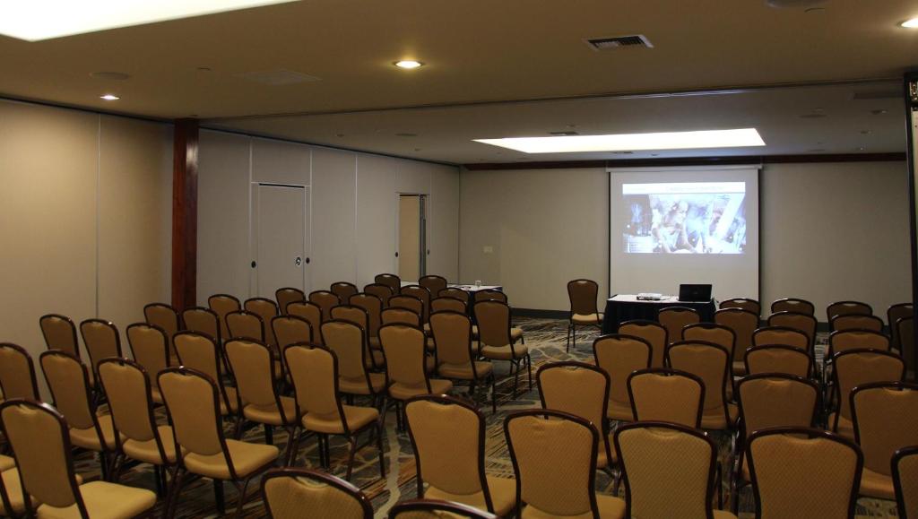 Holiday Inn Denver Lakewood by IHG photo