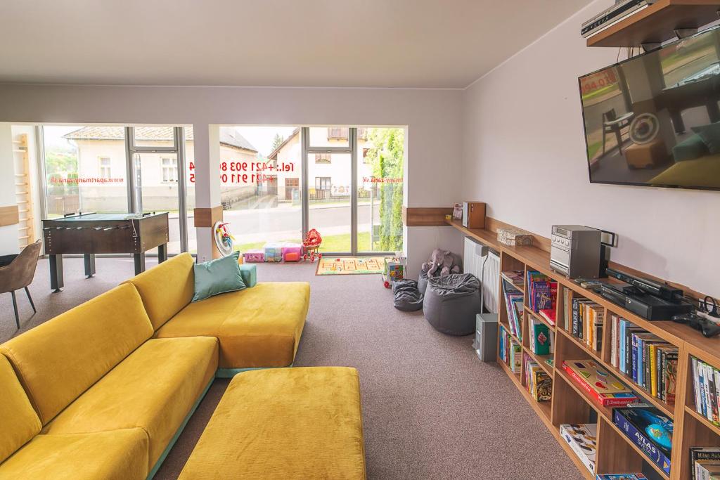 The library in Az apartmant