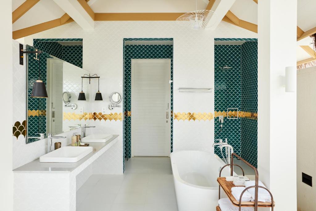 Sun Siyam Iru Veli - 24 Hours Premium All-Inclusive with Free Transfers - 18