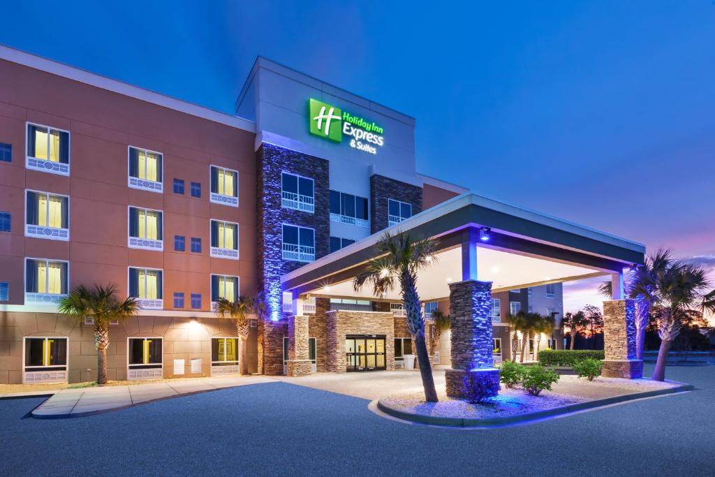 Holiday Inn Express & Suites Southport - Oak Island Area, an IHG Hotel