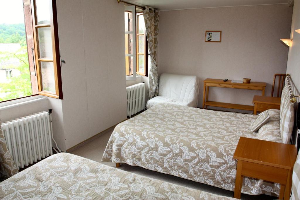 Auberge Aux Portes de Conques - Double Room With Two Double Beds