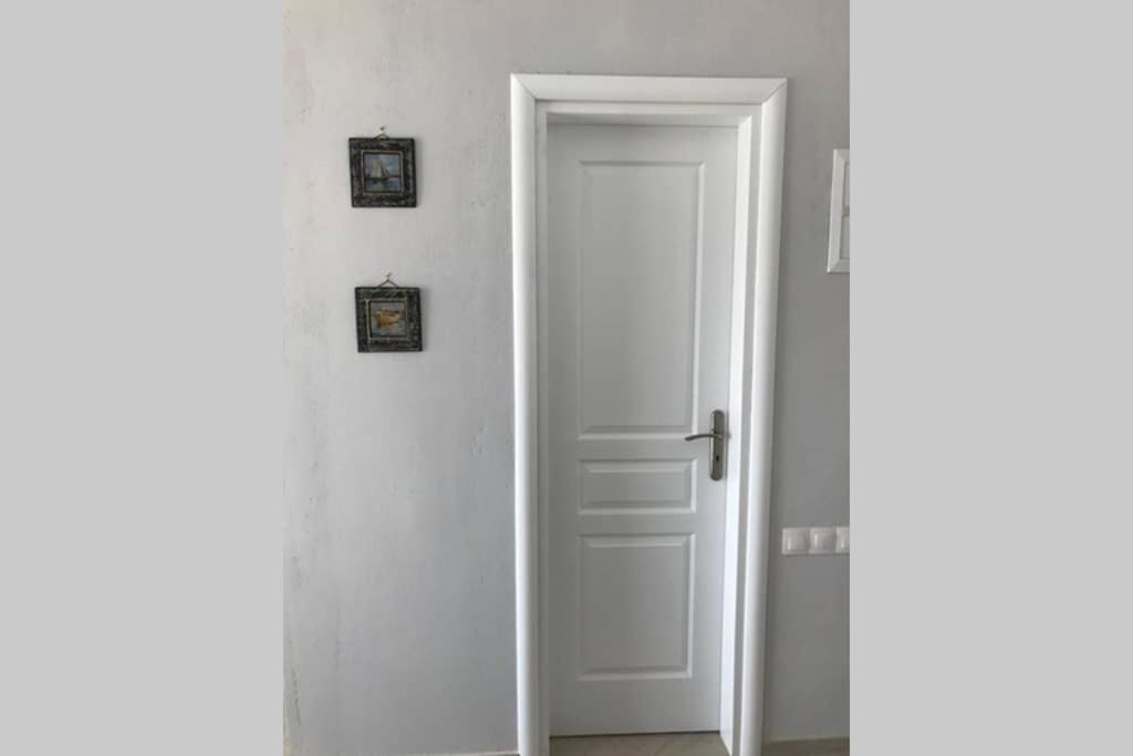 Zdjęcie z galerii obiektu Sea view apartment w mieście Lutraki