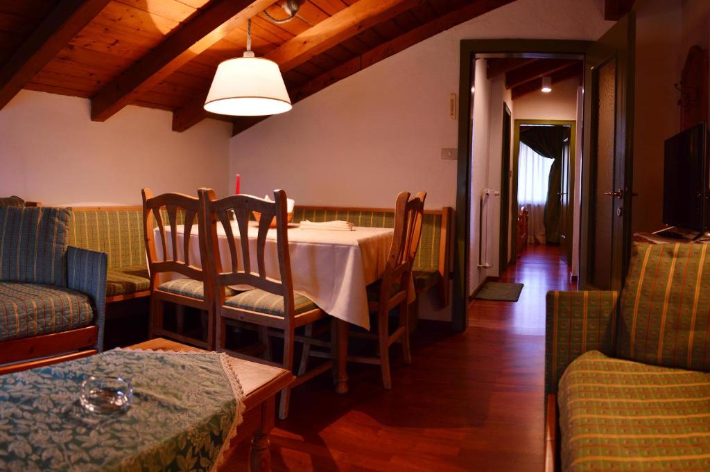 Część wypoczynkowa w obiekcie Appartamenti Astoria La Villa
