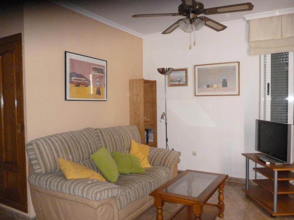 TV a/nebo společenská místnost v ubytování Bahía de Vera Apartamento Mamen
